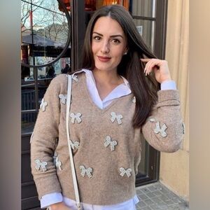 NWT Zara faux fur V-Neck Sweater Butterfly size S 
🚨 FIRM  PRICE